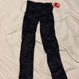 NWT Spanx Women's Black Camo Ecocare Ankle Seamless Legging Small